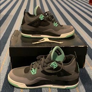 JORDAN 4 GREEN GLOW (GS)- SIZE 6.5